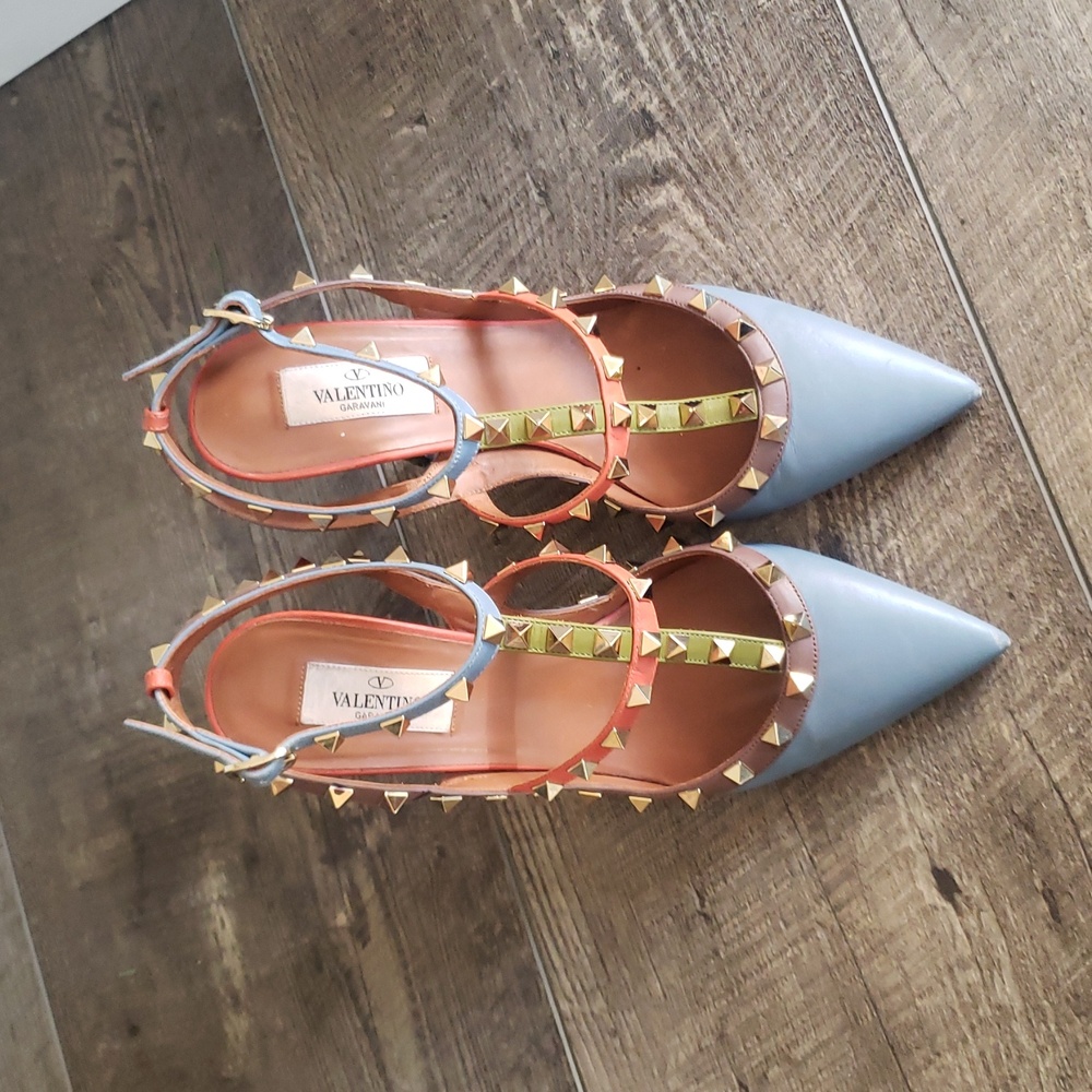 Valentino Garavani Rockstud with gold tone studs 100 MM